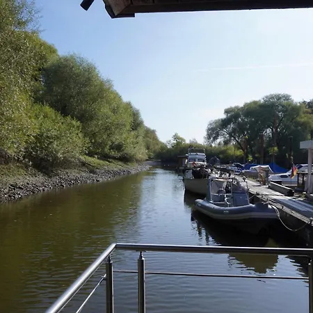 Hausboot Stoeckte Holiday home Winsen (Luhe)