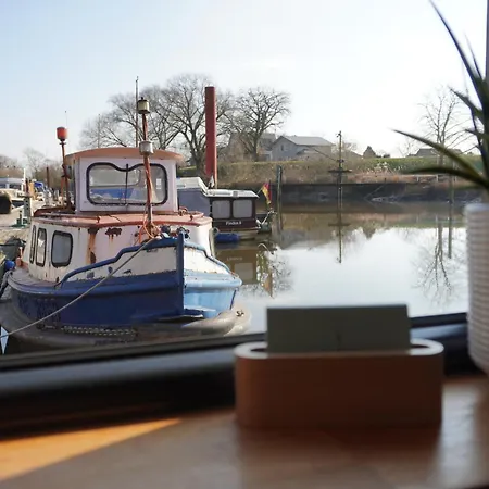Holiday home Hausboot Stoeckte